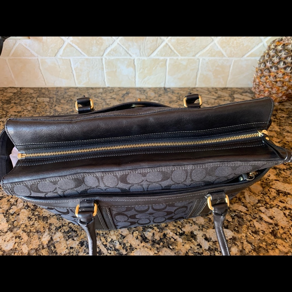 Host Pick! Stylish Coach Tote Purse Briefcase EUC - Picture 4 of 14